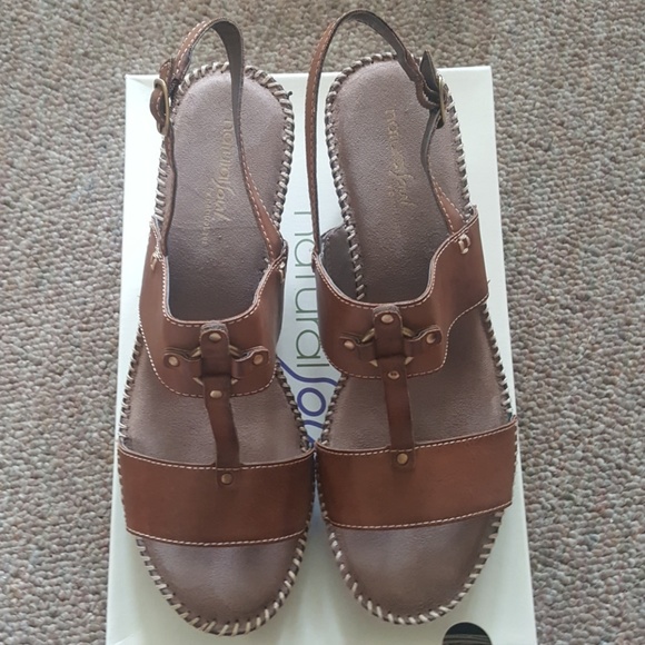 natural soul wedge sandals